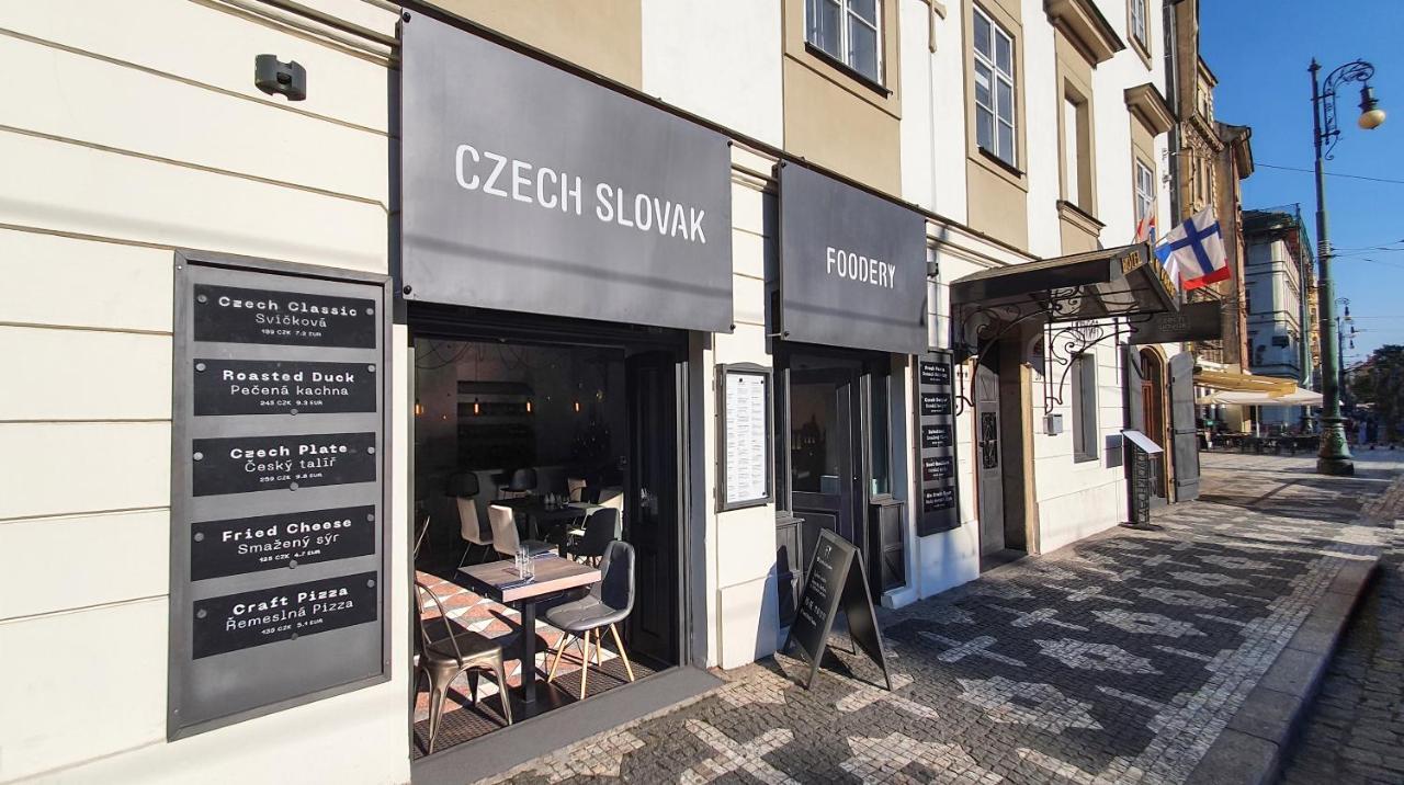 Hotel U Krize Прага Екстер'єр фото