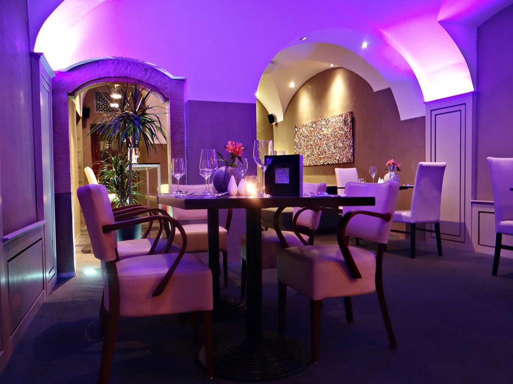 Hotel U Krize Прага Екстер'єр фото