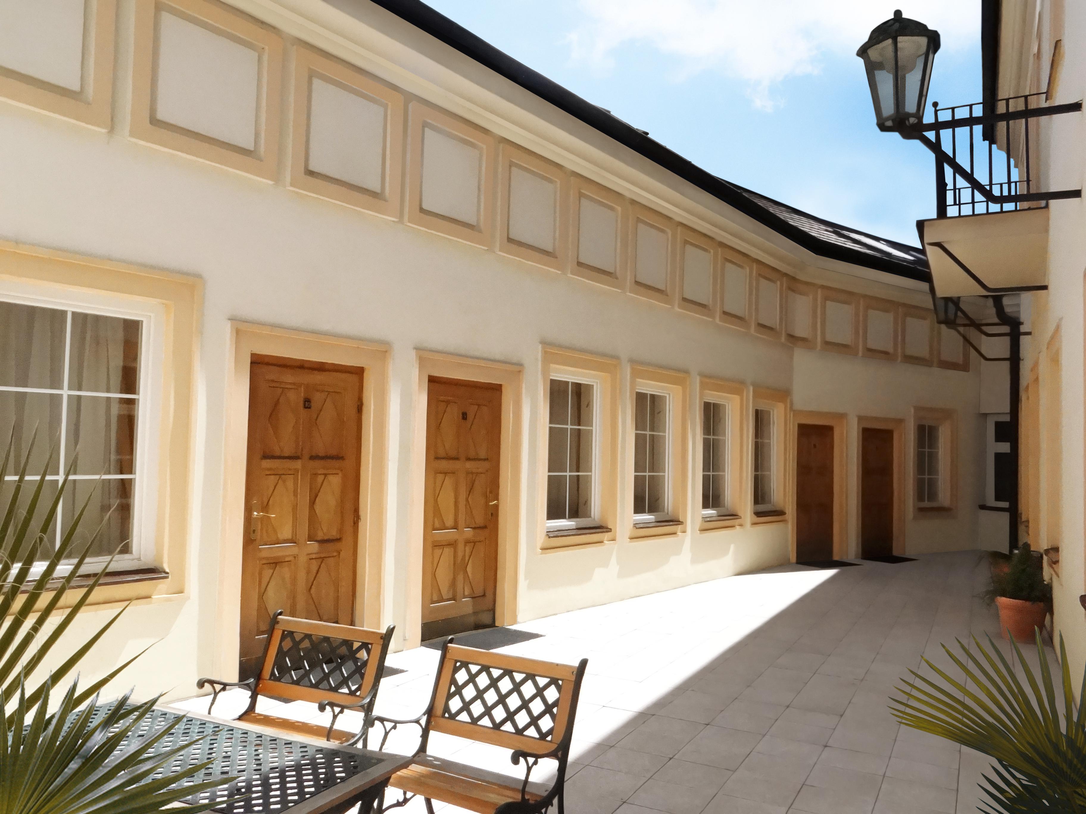 Hotel U Krize Прага Екстер'єр фото