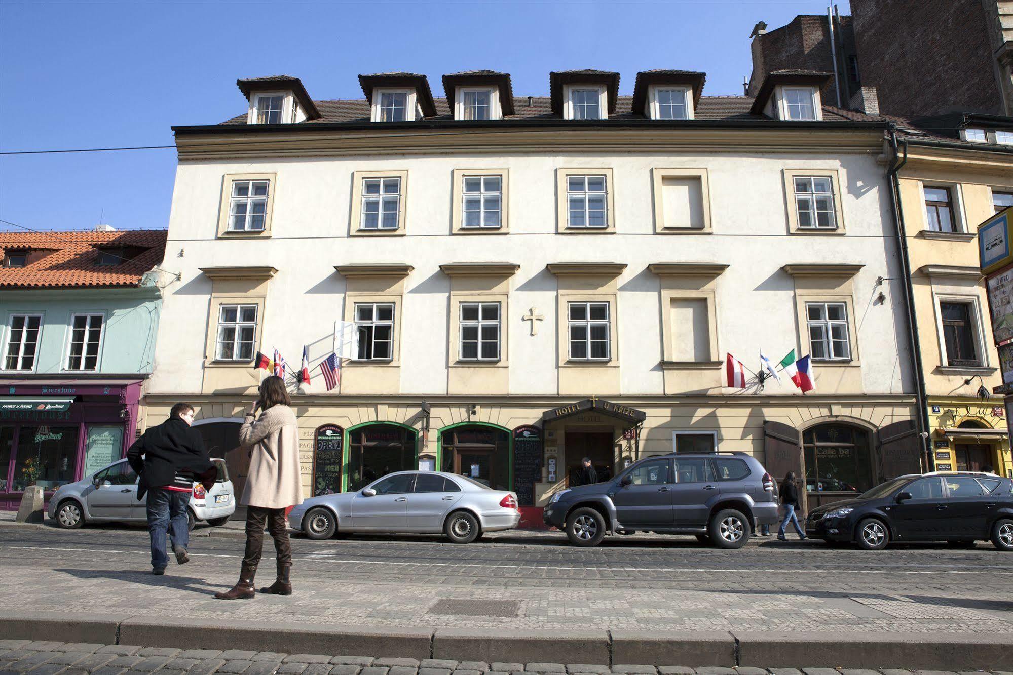Hotel U Krize Прага Екстер'єр фото