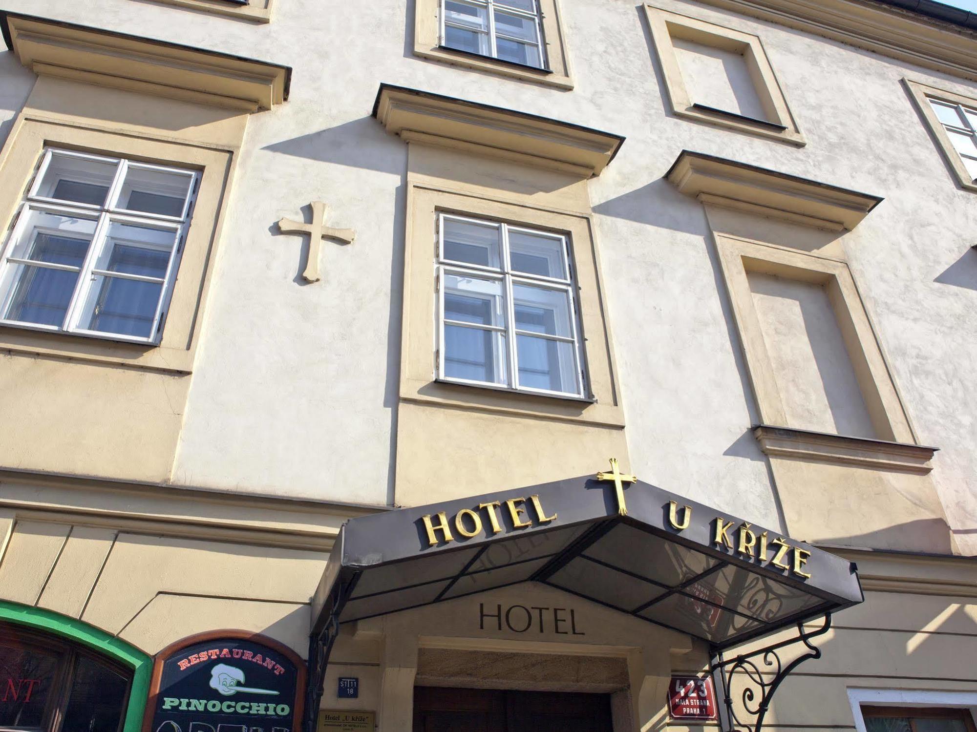 Hotel U Krize Прага Екстер'єр фото