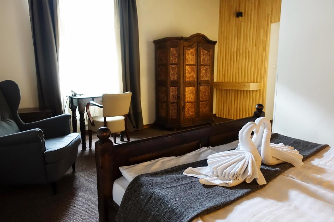 Hotel U Krize Прага Екстер'єр фото