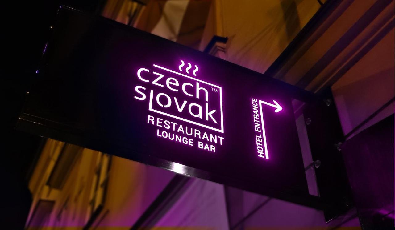 Hotel U Krize Прага Екстер'єр фото